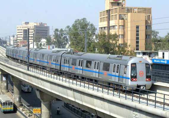 कोरोना लॉकडाउन: यात्री ट्रेनों के बाद अब दिल्ली मेट्रो चलाने की तैयारी? DMRC ने दिए संकेत