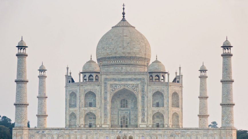 कोरोना काल के बीच आगरा में खुले रेस्तरां-जिम, लेकिन ताजमहल का अब भी नहीं होगा दीदार