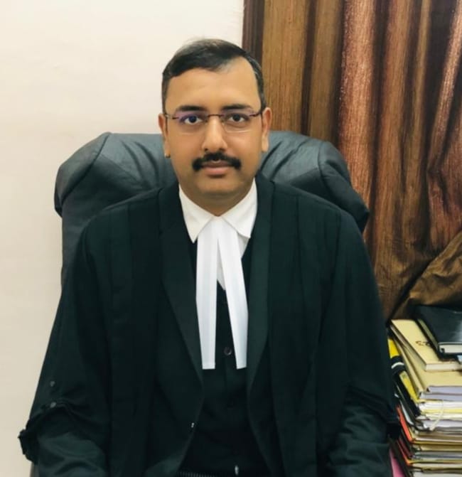 शिखर, अधिवक्ता, उच्च न्यायालय लखनऊ पीठ