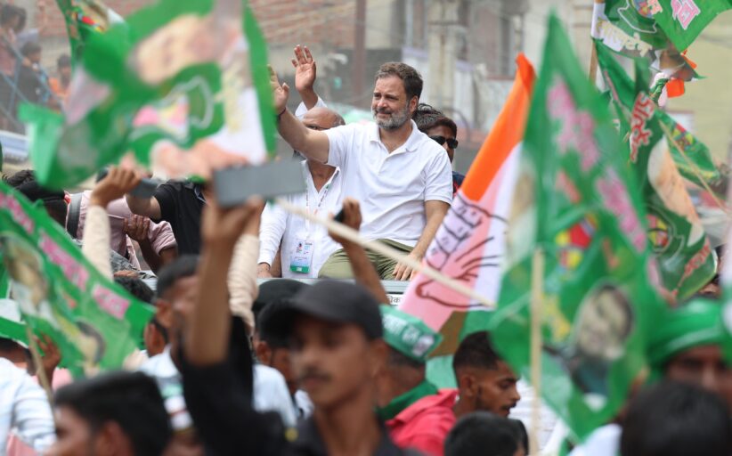 INDIA ब्लॉक नेताओं ने मतदाता सूची में विसंगतियों को लेकर चुनाव आयोग की आलोचना की