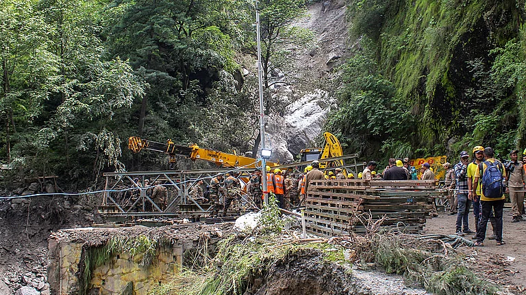 धराली का भयंकर मंजर अब भी डरा रहा है! वैज्ञानिकों की चेतावनी, बेतहाशा निर्माण से बढ़ा पहाड़ों में बादल फटने का खतरा