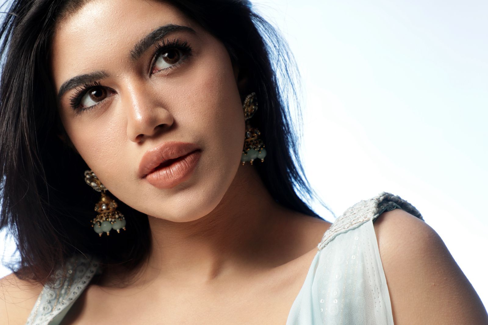 अभिनय के ज़रिए दिल जीतने को तैयार इन्फ्लुएंसर और मॉडल गीना मल्होत्रा