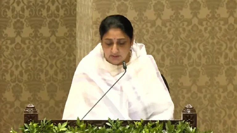 दिवंगत अजित पवार की पत्नी सुनेत्रा पवार ने ली उपमुख्यमंत्री पद की शपथ, महाराष्ट्र की पहली महिला डिप्टी सीएम बनीं